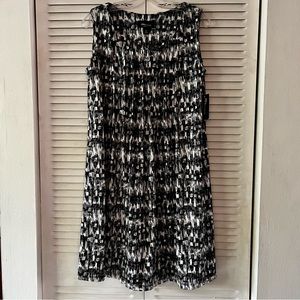 RN Studio by Ronni Nicole Sleeveless Midi Shift Dress